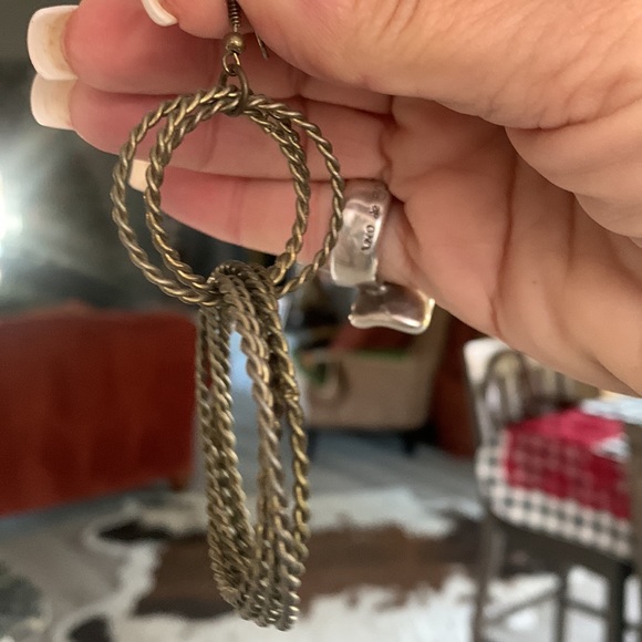 Pierced earrings - Picture 2 of 3